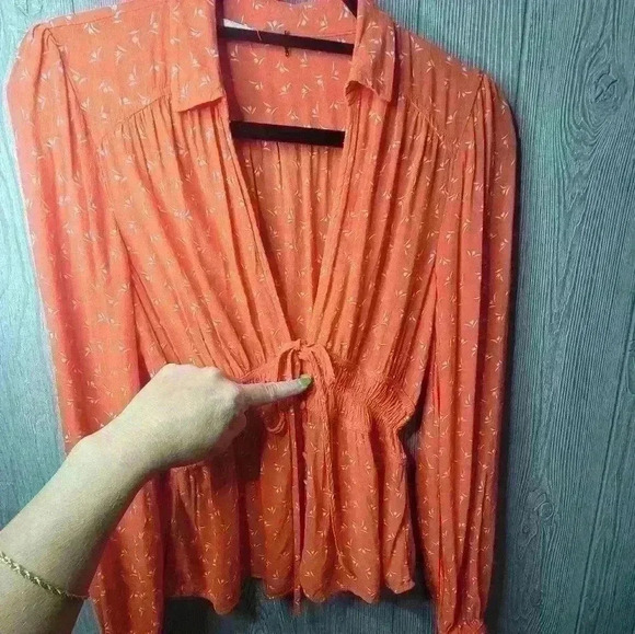 Free people orange and white long sleeve blouse with buttons and tie. - Picture 9 of 9